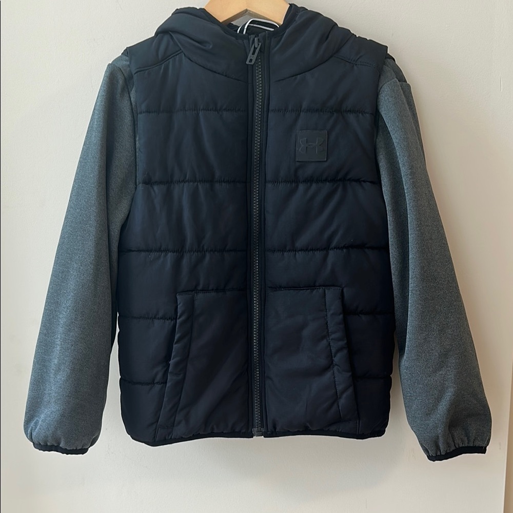 Under Armour Black and Gray Puffer Jacket Boys Size 7